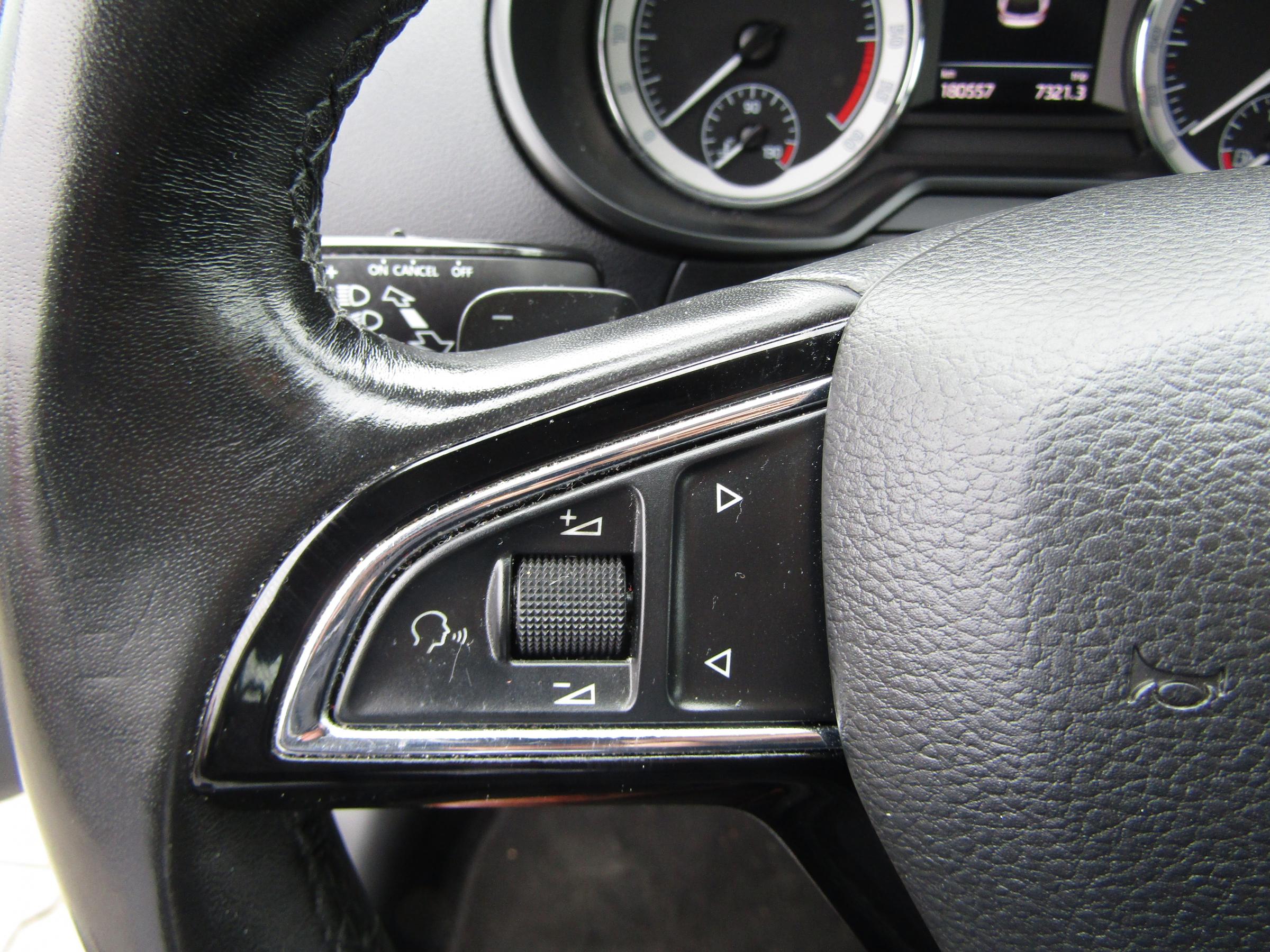 Škoda Octavia III, 2019 - pohled č. 12