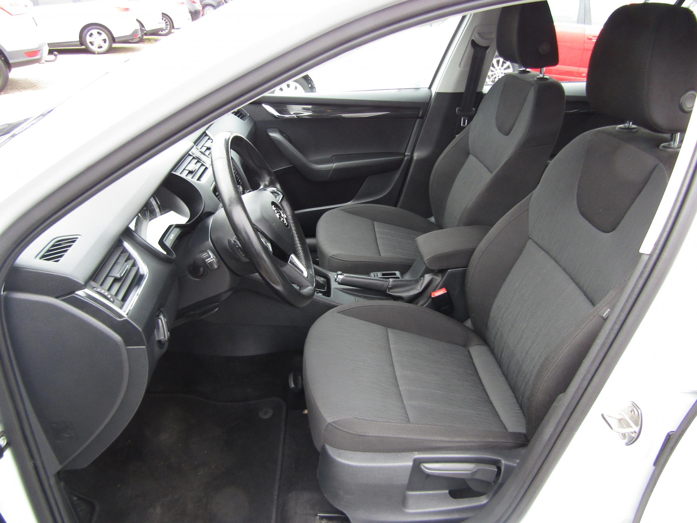 Škoda Octavia III, 2019 - pohled č. 9