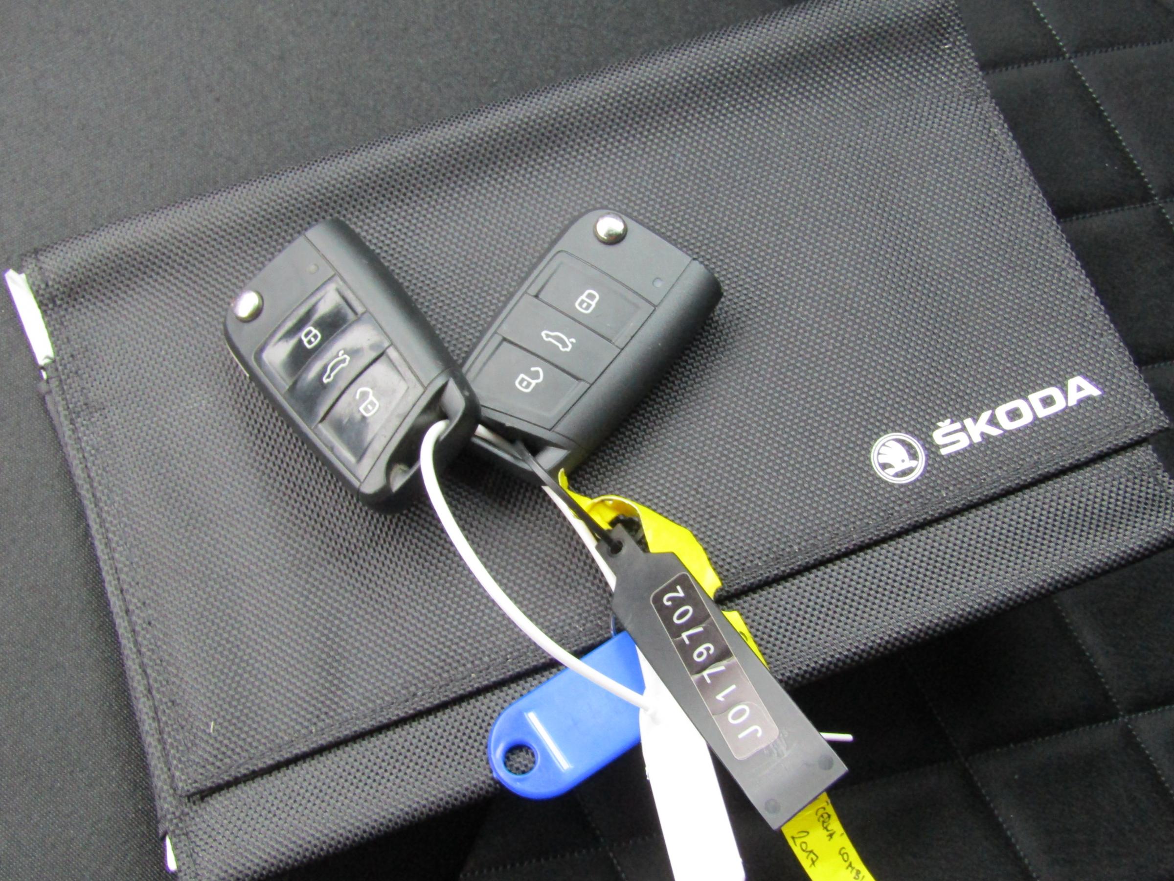 Škoda Octavia III, 2017 - pohled č. 21