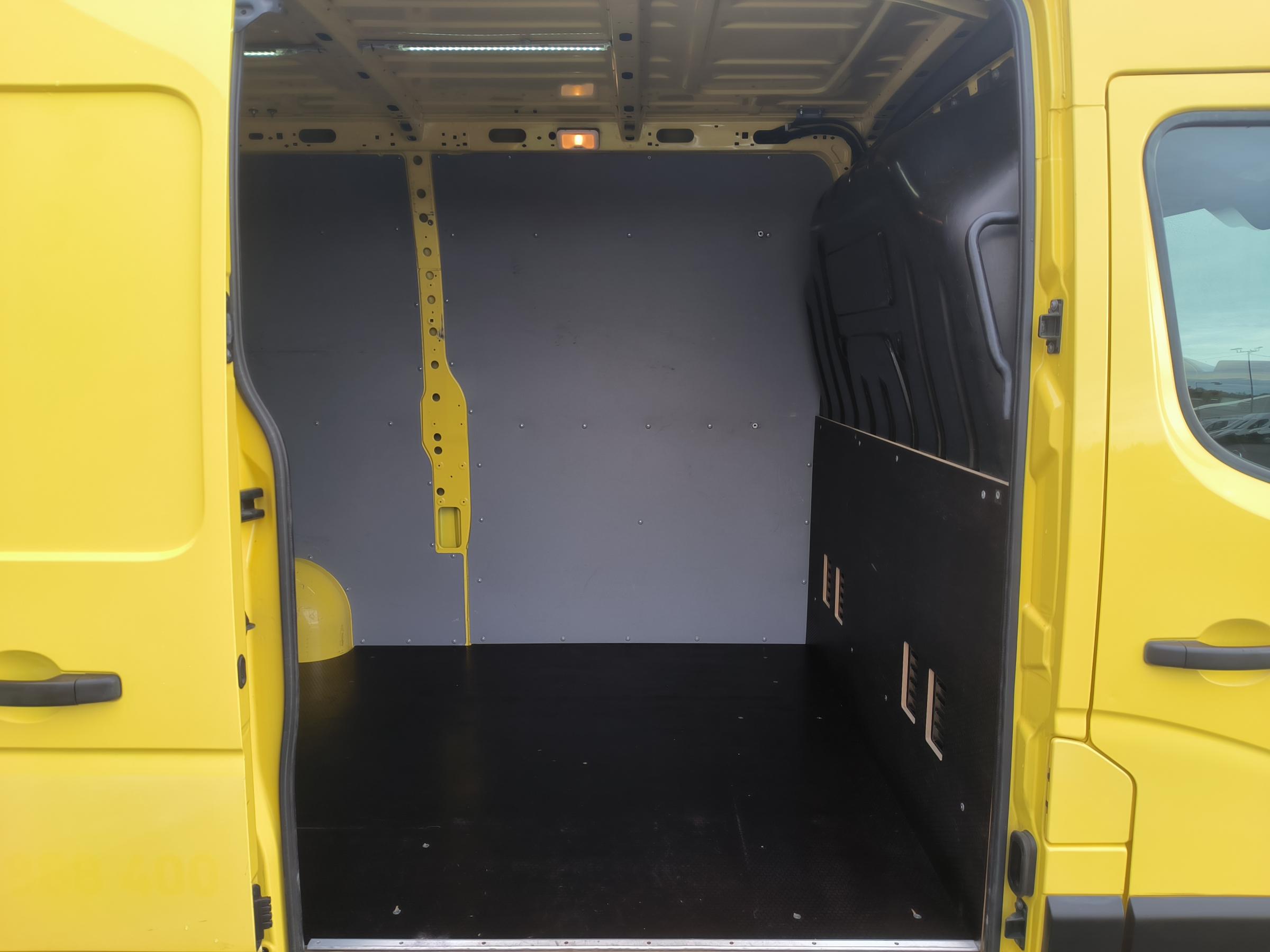 Renault Master, 2019 - pohled č. 9