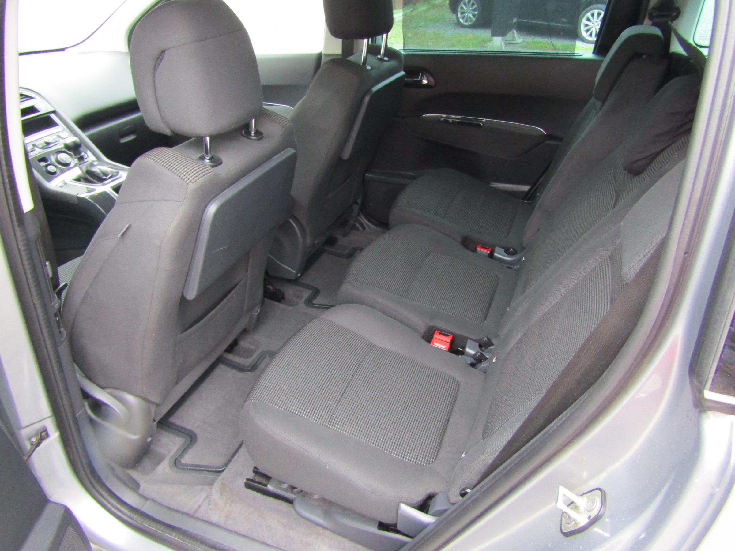 Peugeot 5008, 2015 - pohled č. 10