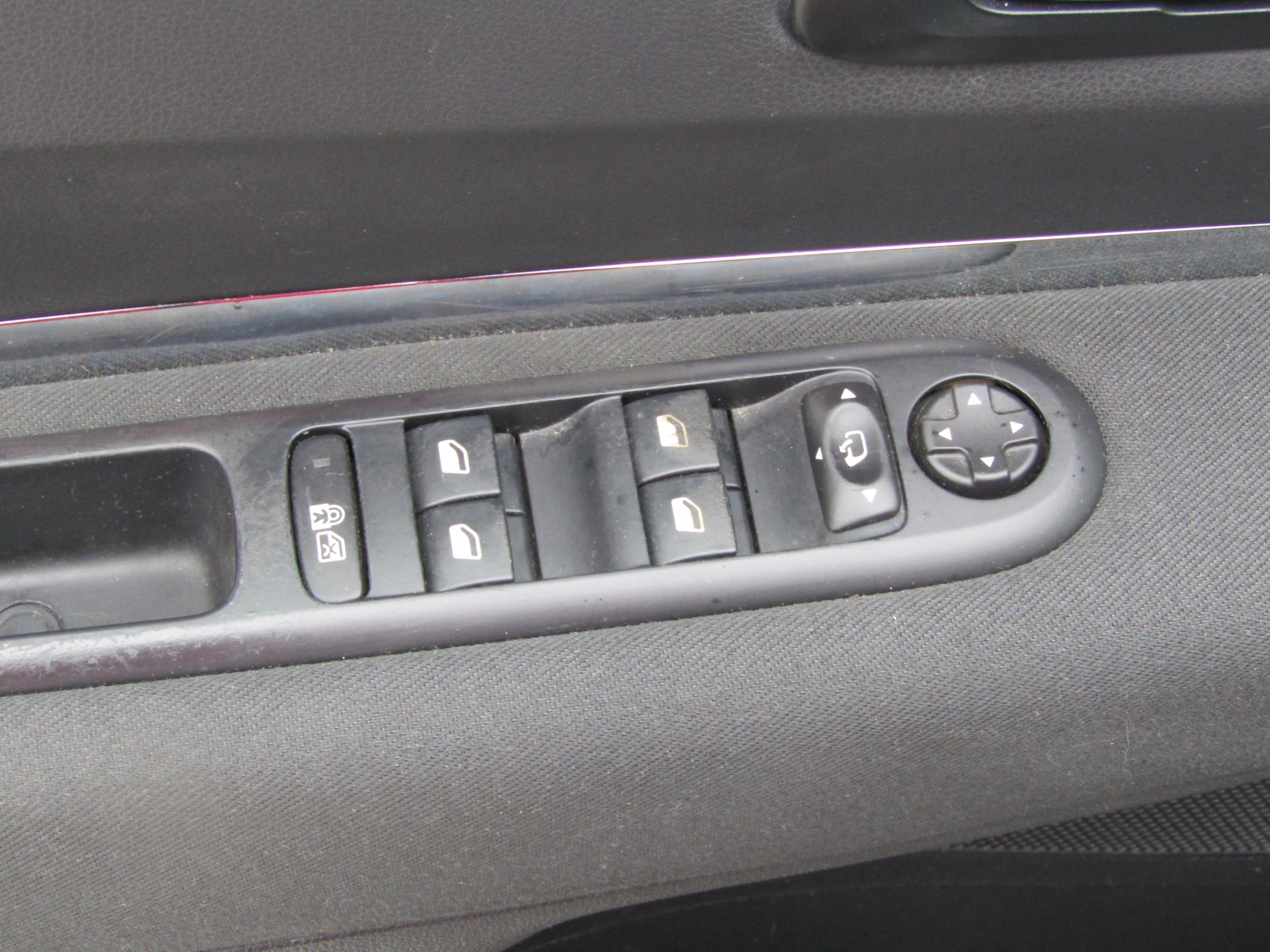 Peugeot 5008, 2015 - pohled č. 11