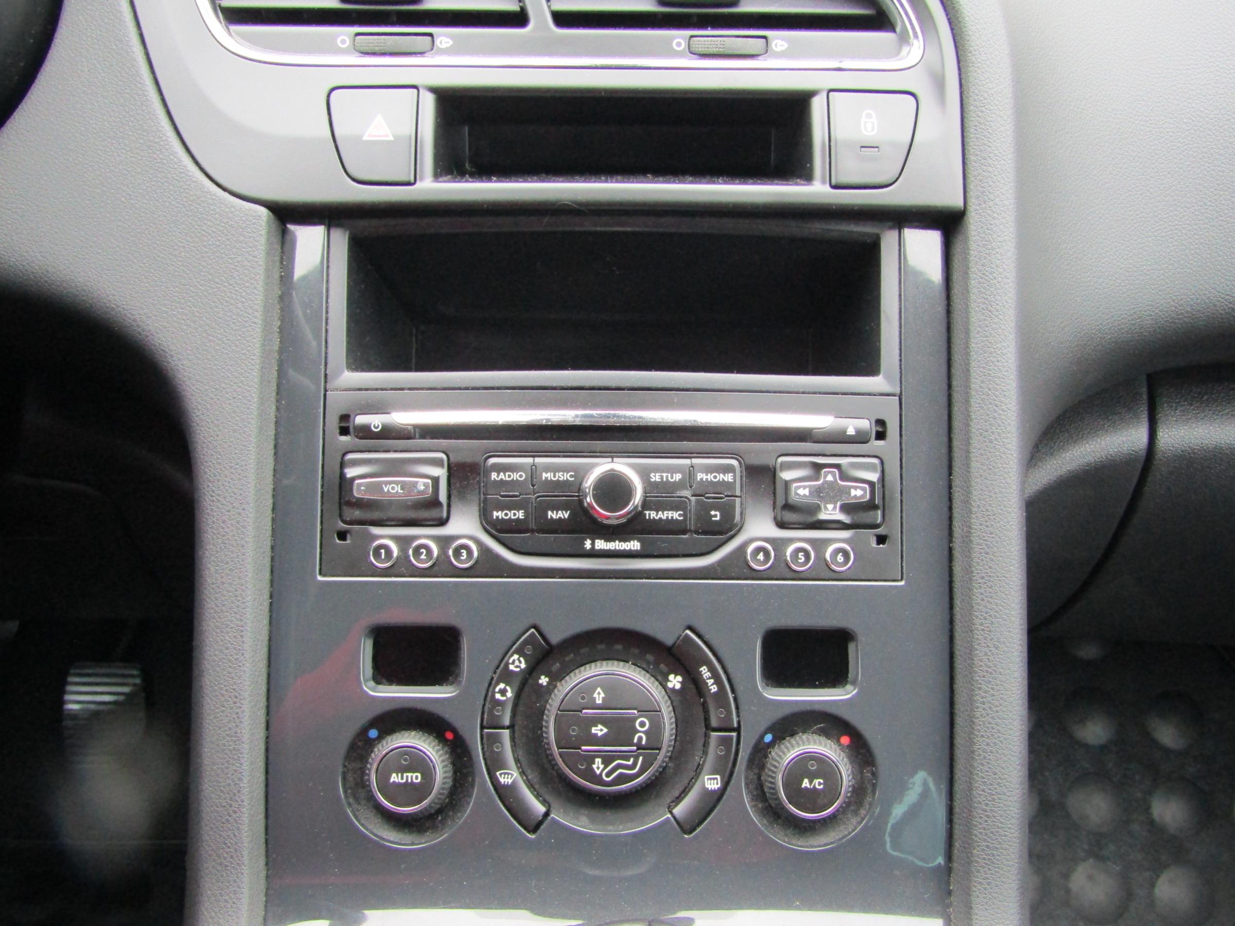 Peugeot 5008, 2015 - pohled č. 16