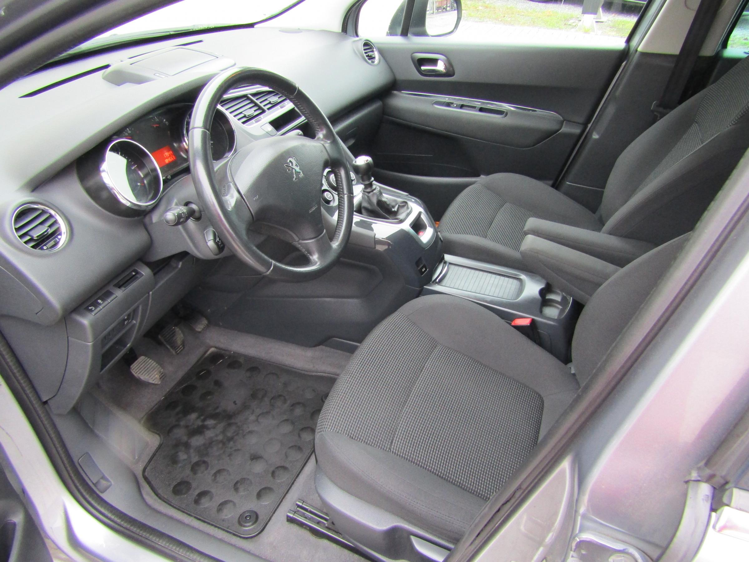 Peugeot 5008, 2015 - pohled č. 9