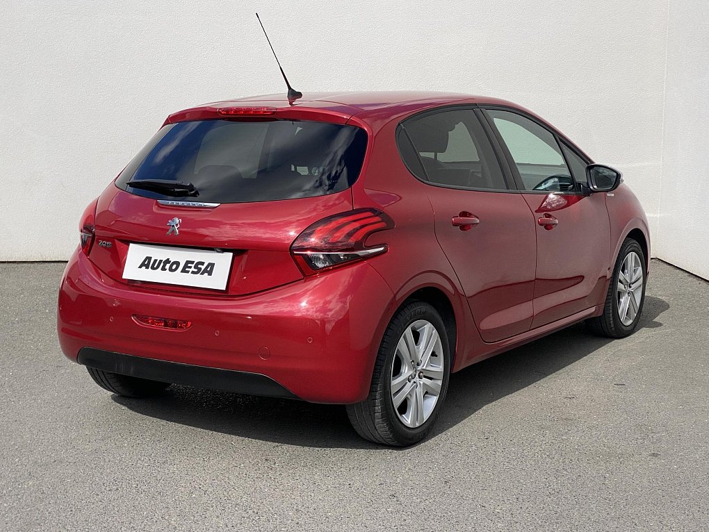 Peugeot 208 1.2 VTi Style