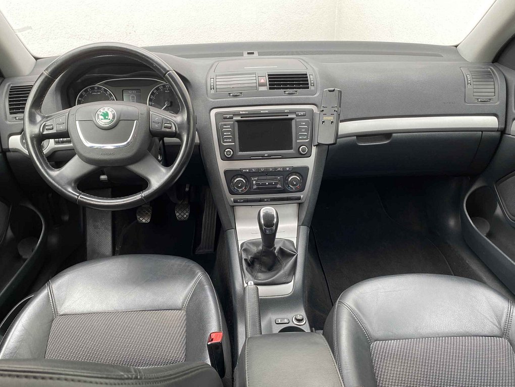 Škoda Octavia II 2.0 TDi Elegance