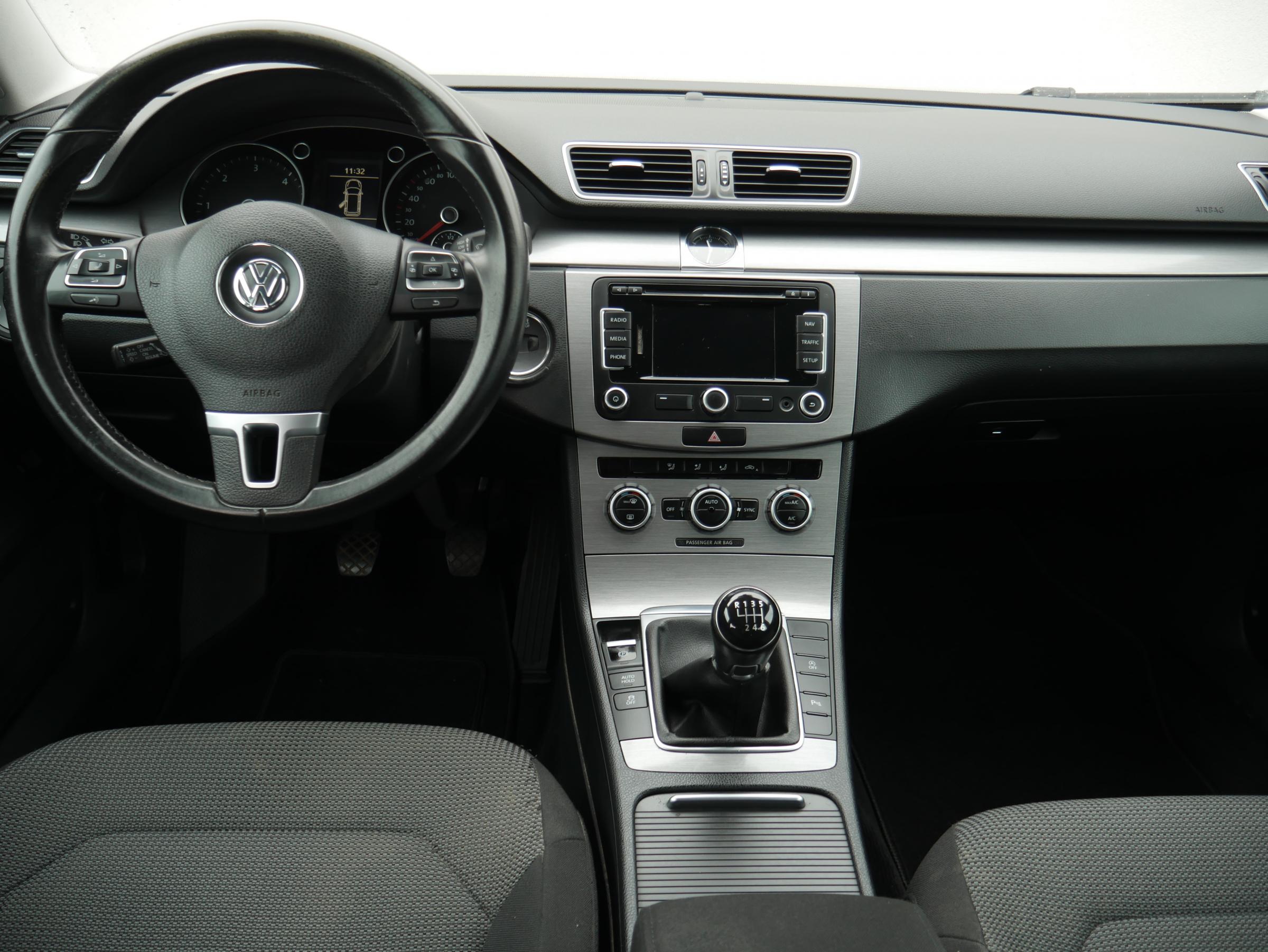 Volkswagen Passat, 2012 - pohled č. 8