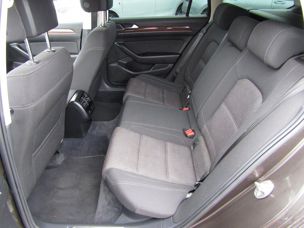 Volkswagen Passat 2.0 TDi 