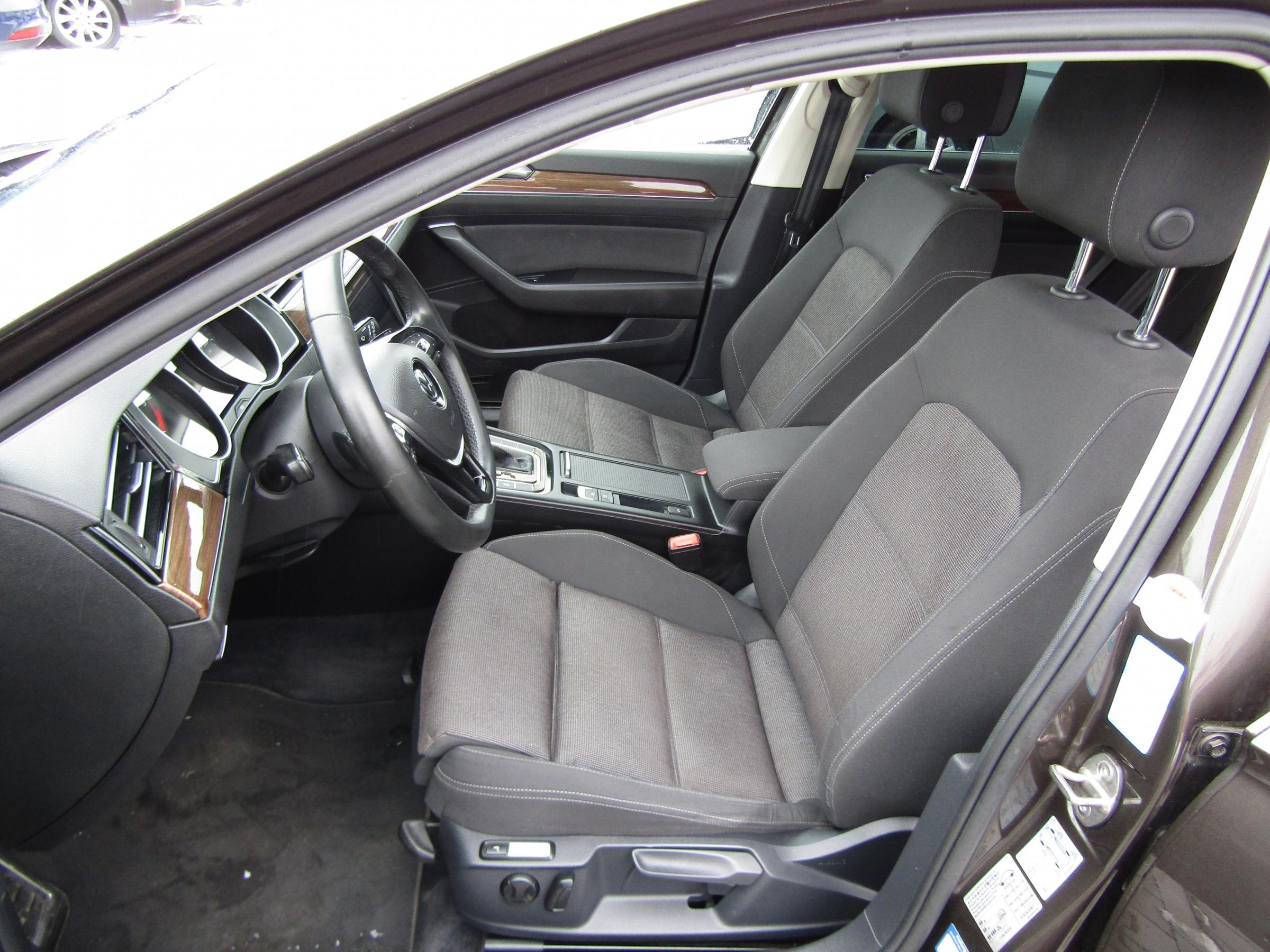 Volkswagen Passat, 2016 - pohled č. 9