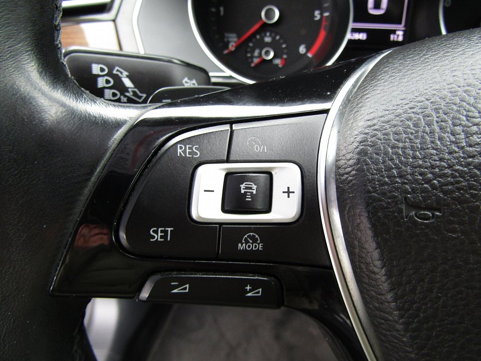 Volkswagen Passat 2.0 TDi 