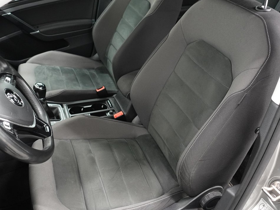 Volkswagen Golf 1.5tsi 