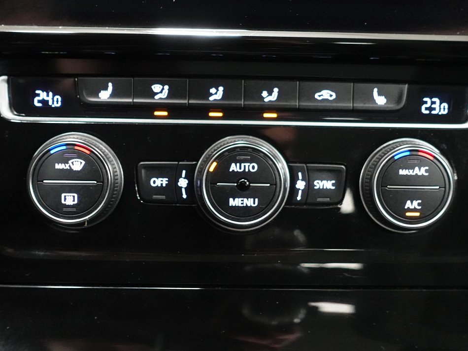 Volkswagen Golf 1.5tsi 