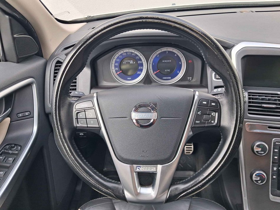 Volvo XC60 2.4 D5 R-design AWD