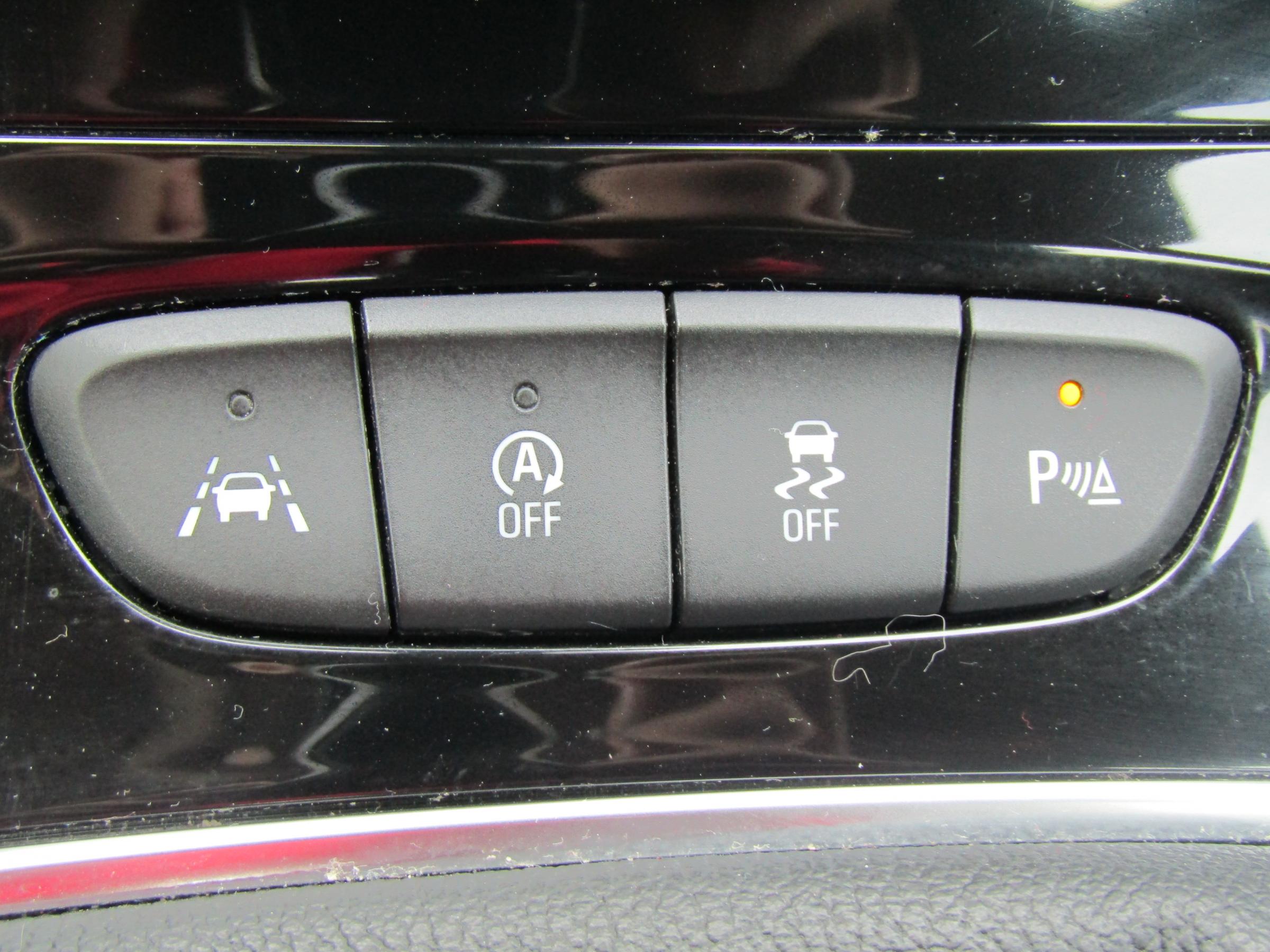 Opel Astra, 2018 - pohled č. 13