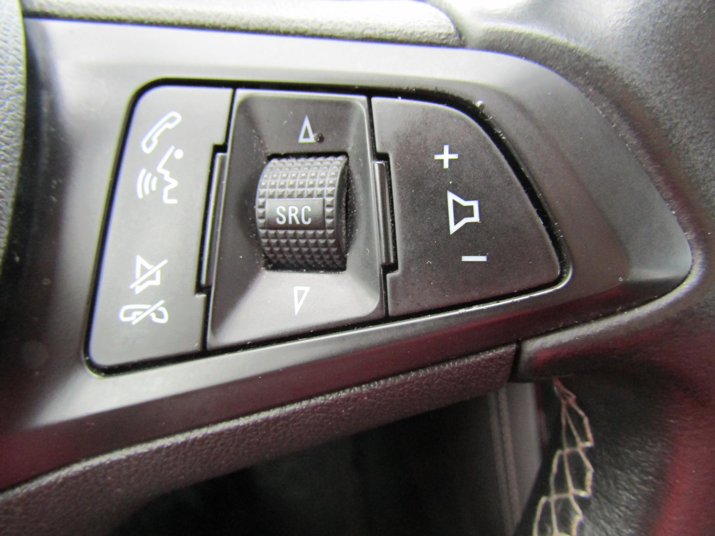 Opel Astra, 2018 - pohled č. 15