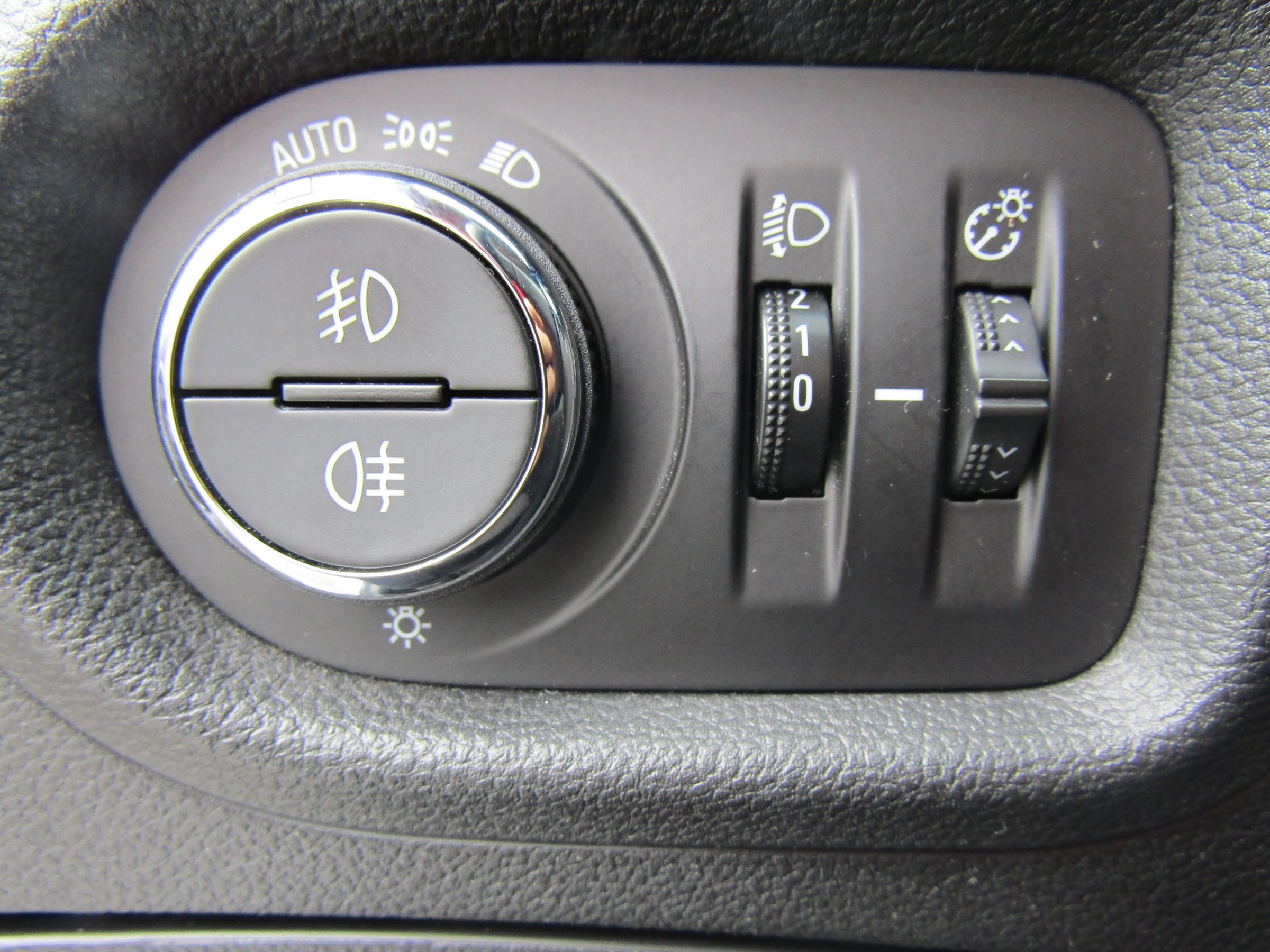 Opel Astra, 2018 - pohled č. 17