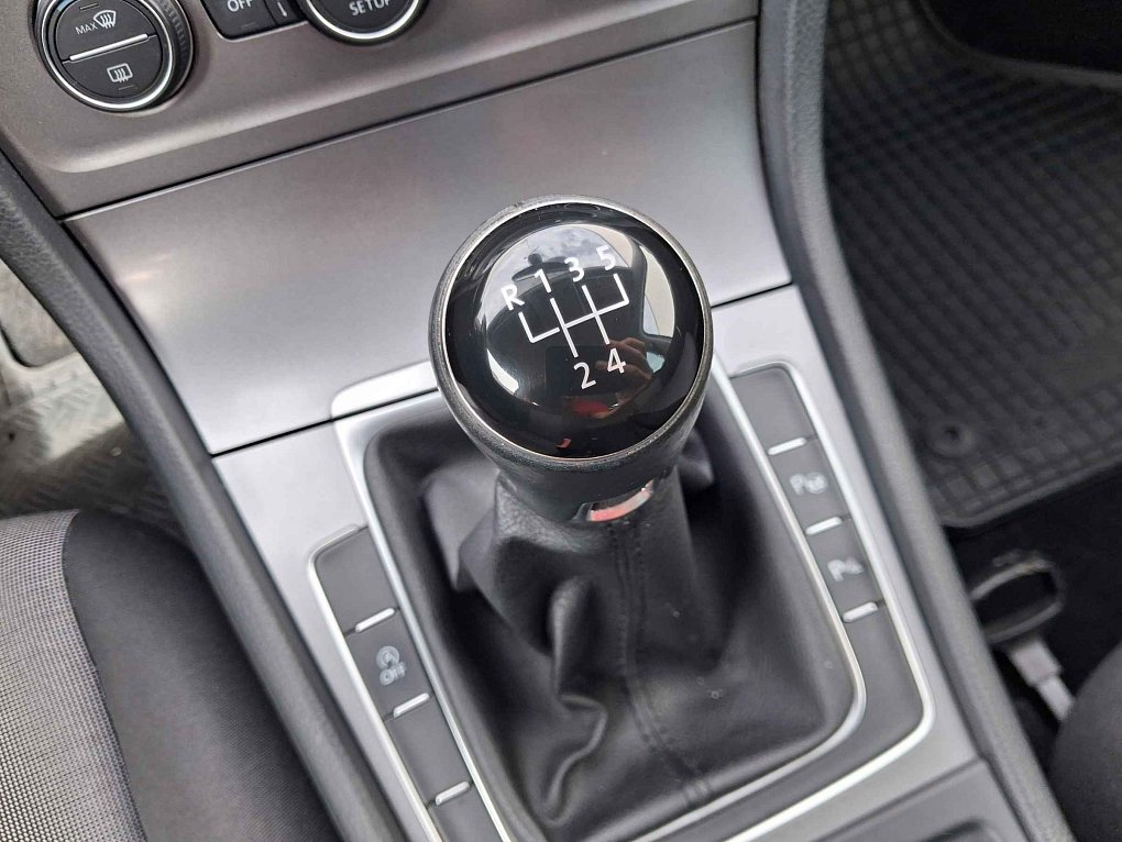 Volkswagen Golf 1.6 TDi 