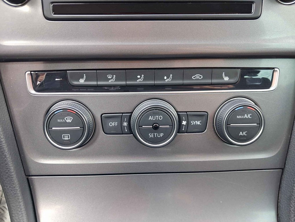 Volkswagen Golf 1.6 TDi 