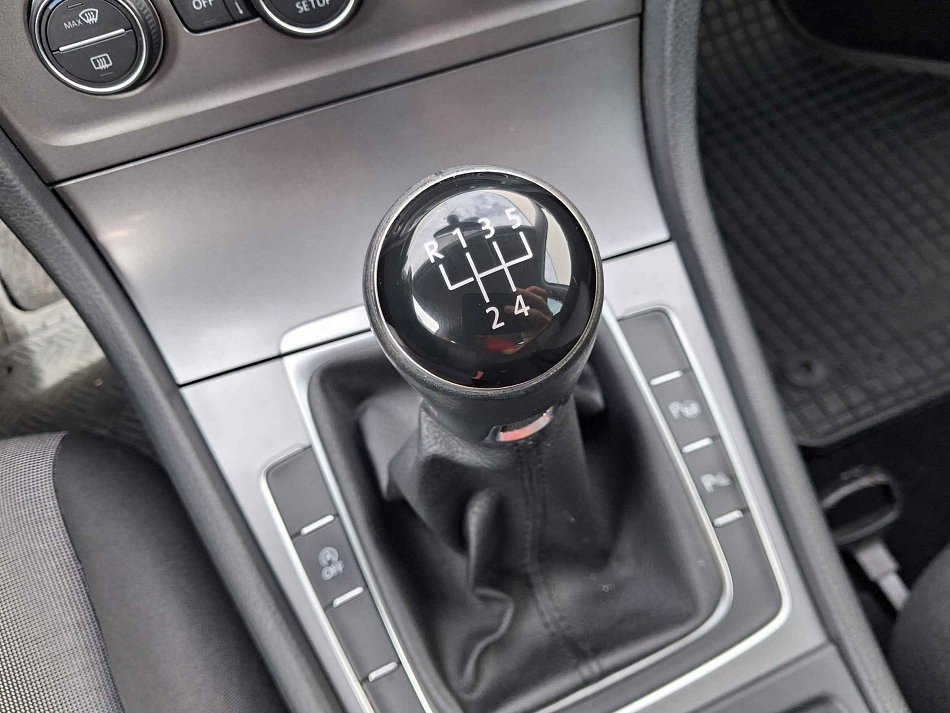 Volkswagen Golf 1.6 TDi 
