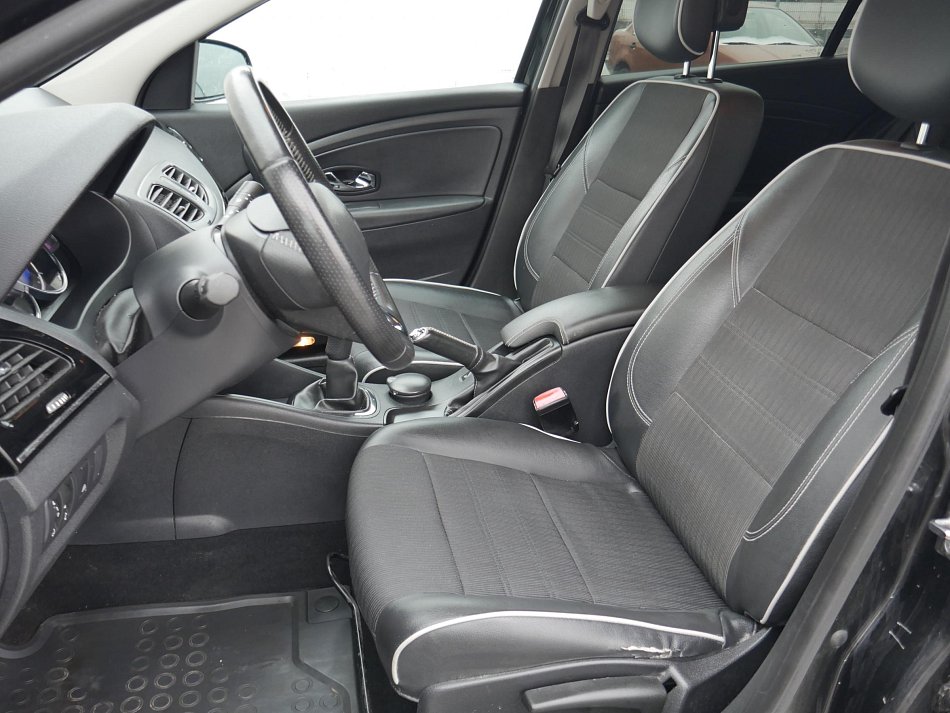 Renault Fluence 1.6i 