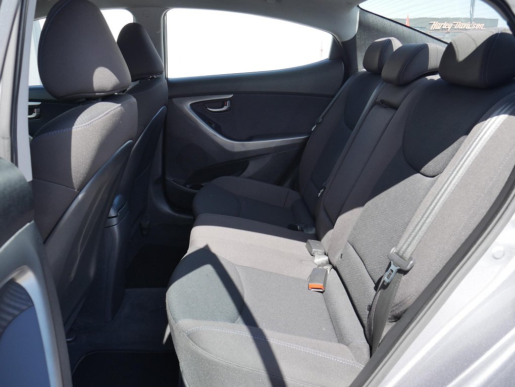 Hyundai Elantra 1.6i 