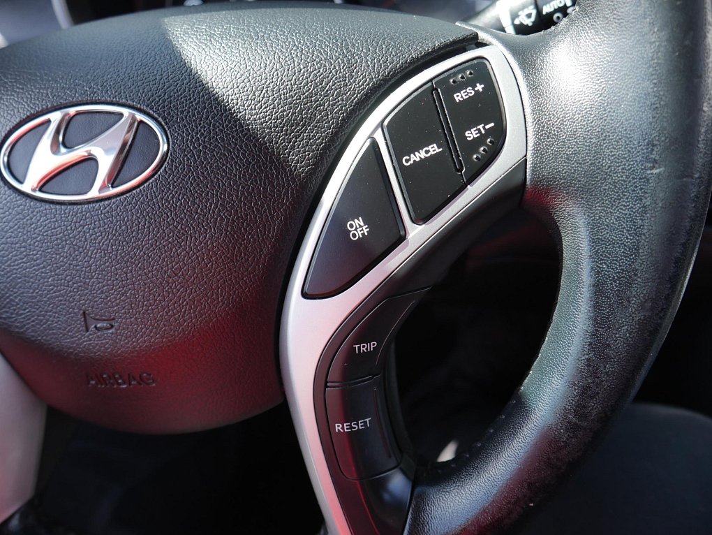 Hyundai Elantra 1.6i 