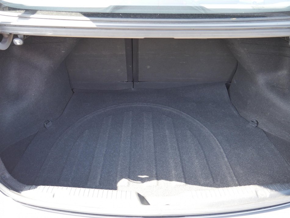 Hyundai Elantra 1.6i 