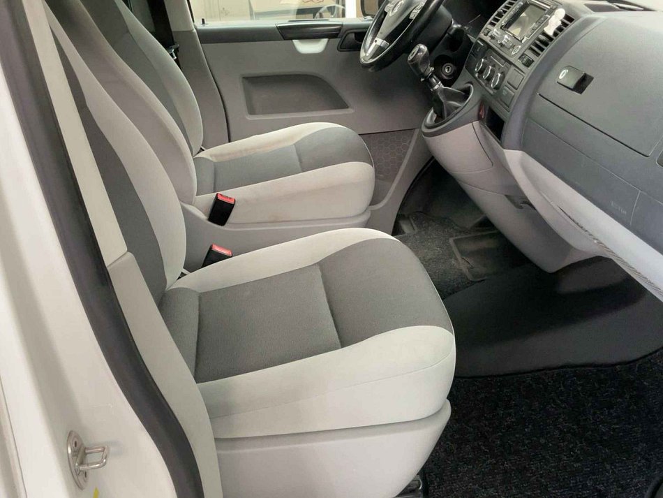Volkswagen Transporter 2.0TDi  5míst