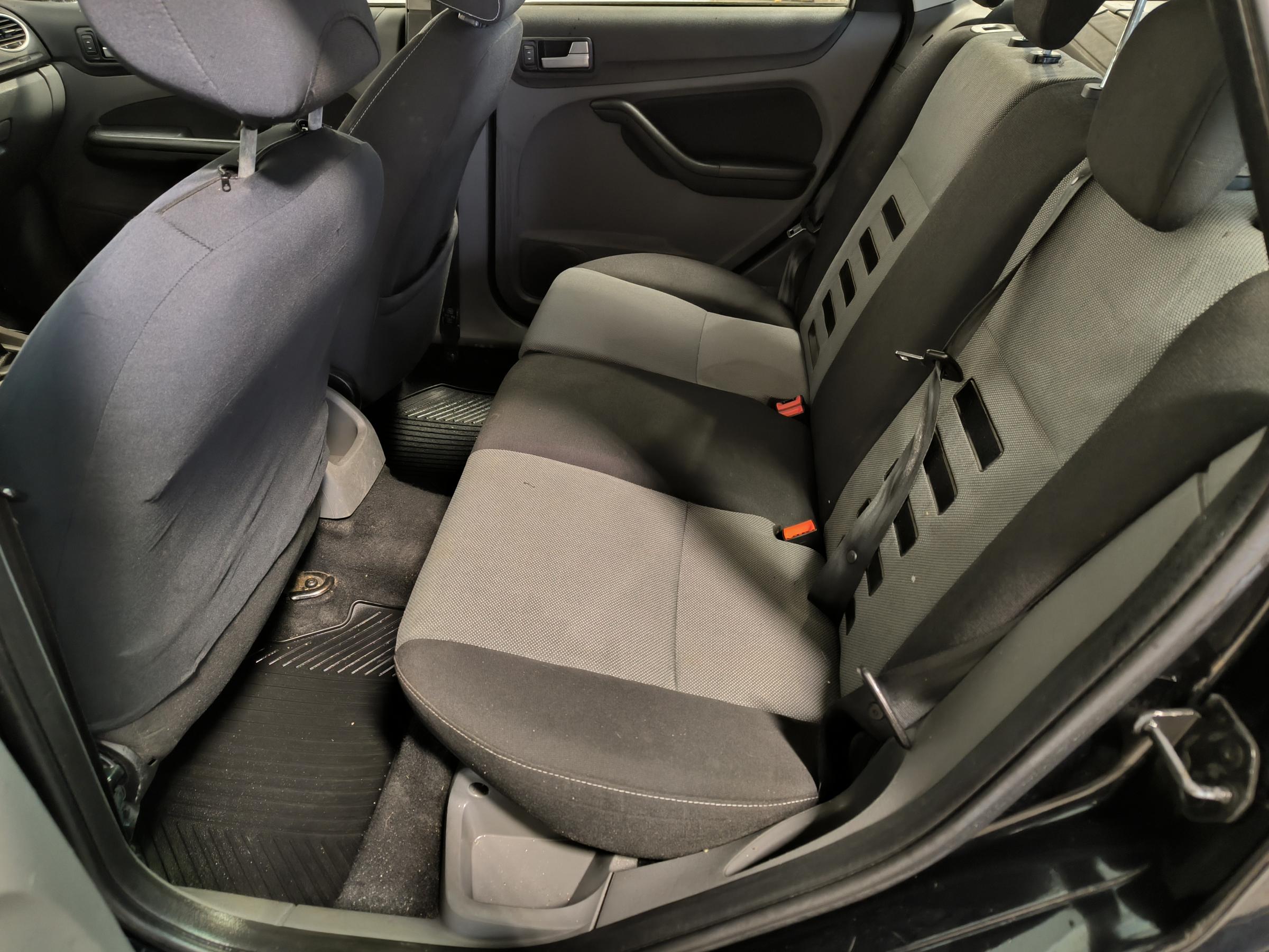 Ford Focus, 2010 - pohled č. 10