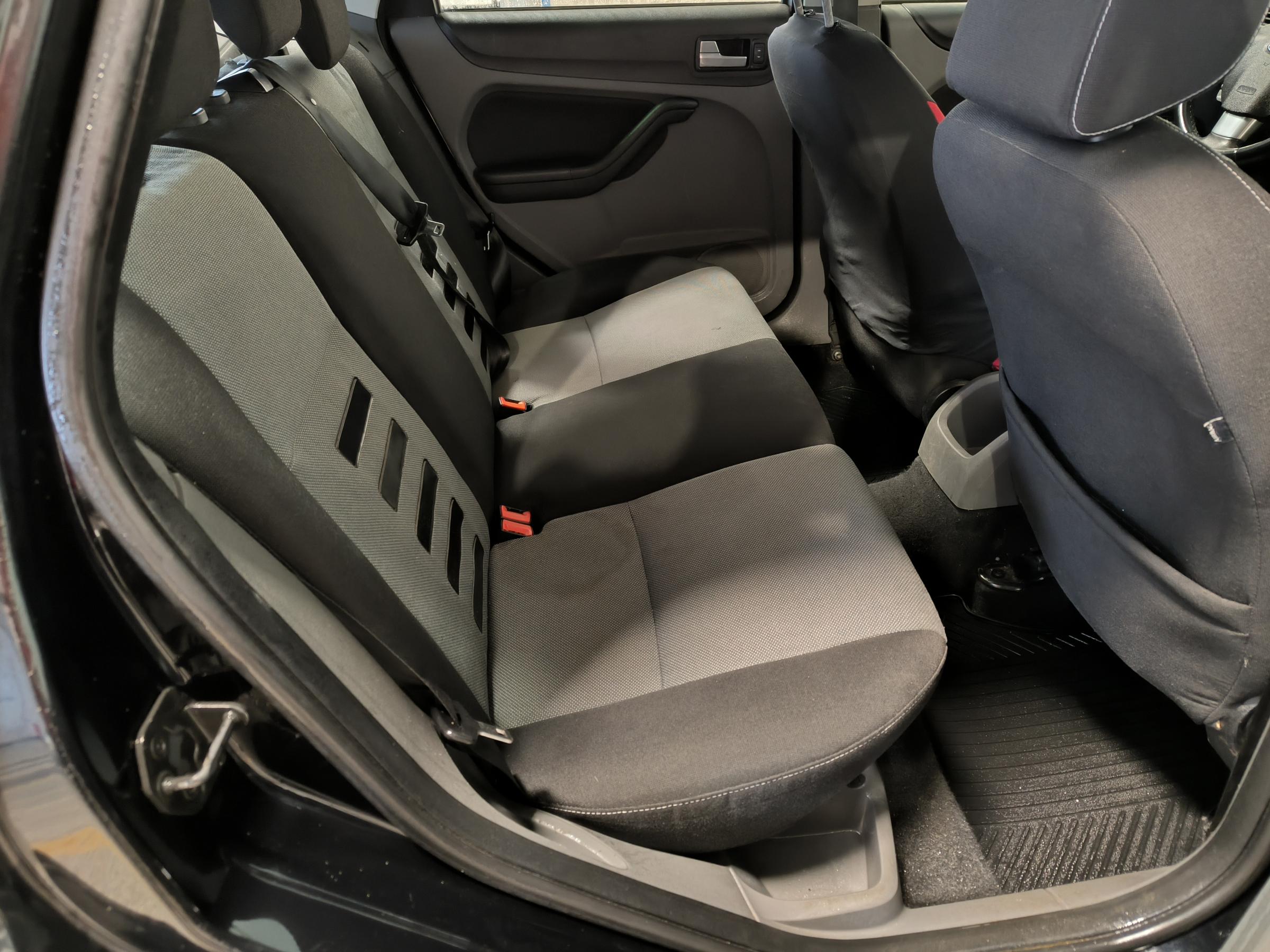 Ford Focus, 2010 - pohled č. 11