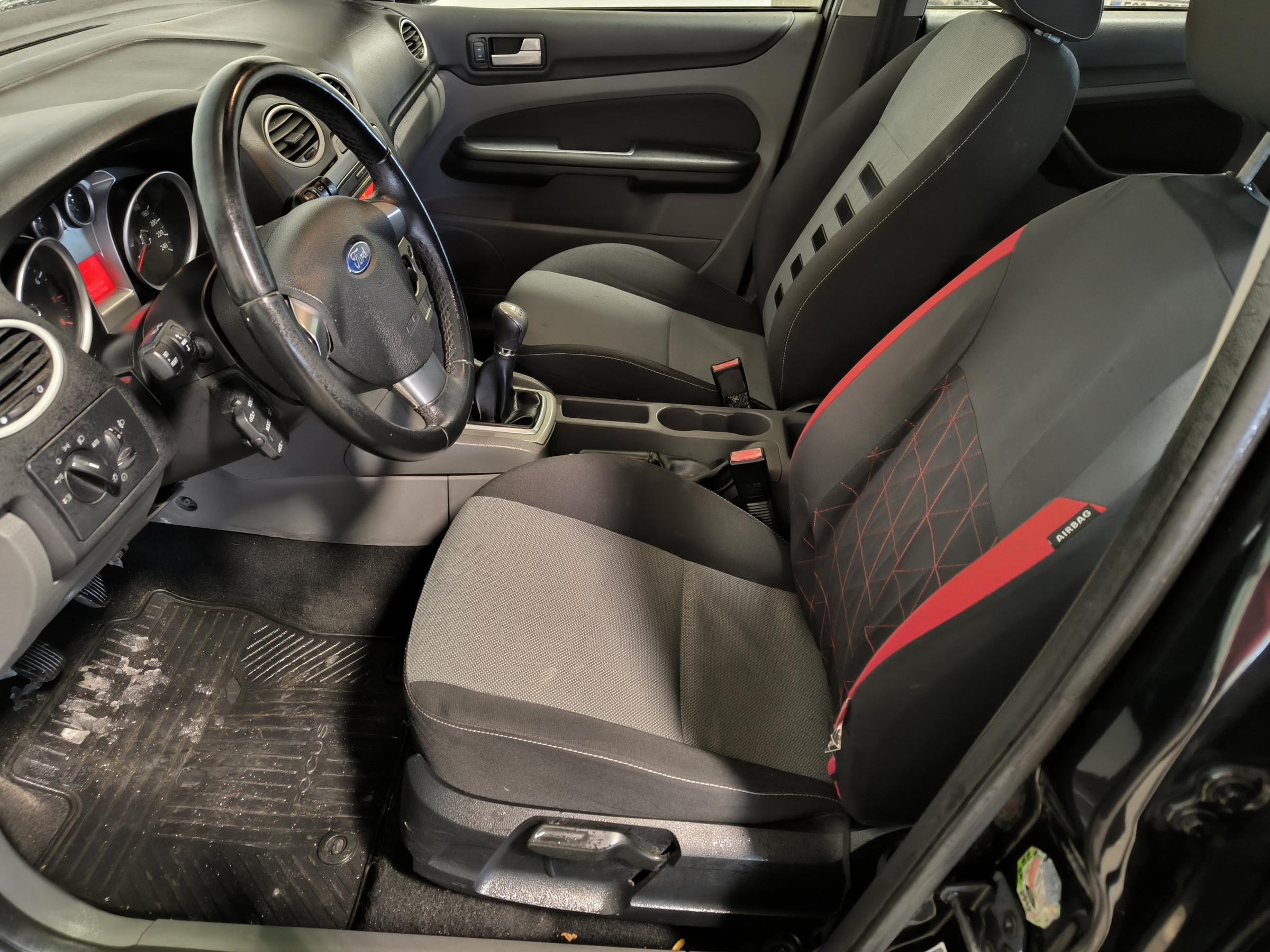 Ford Focus, 2010 - pohled č. 9