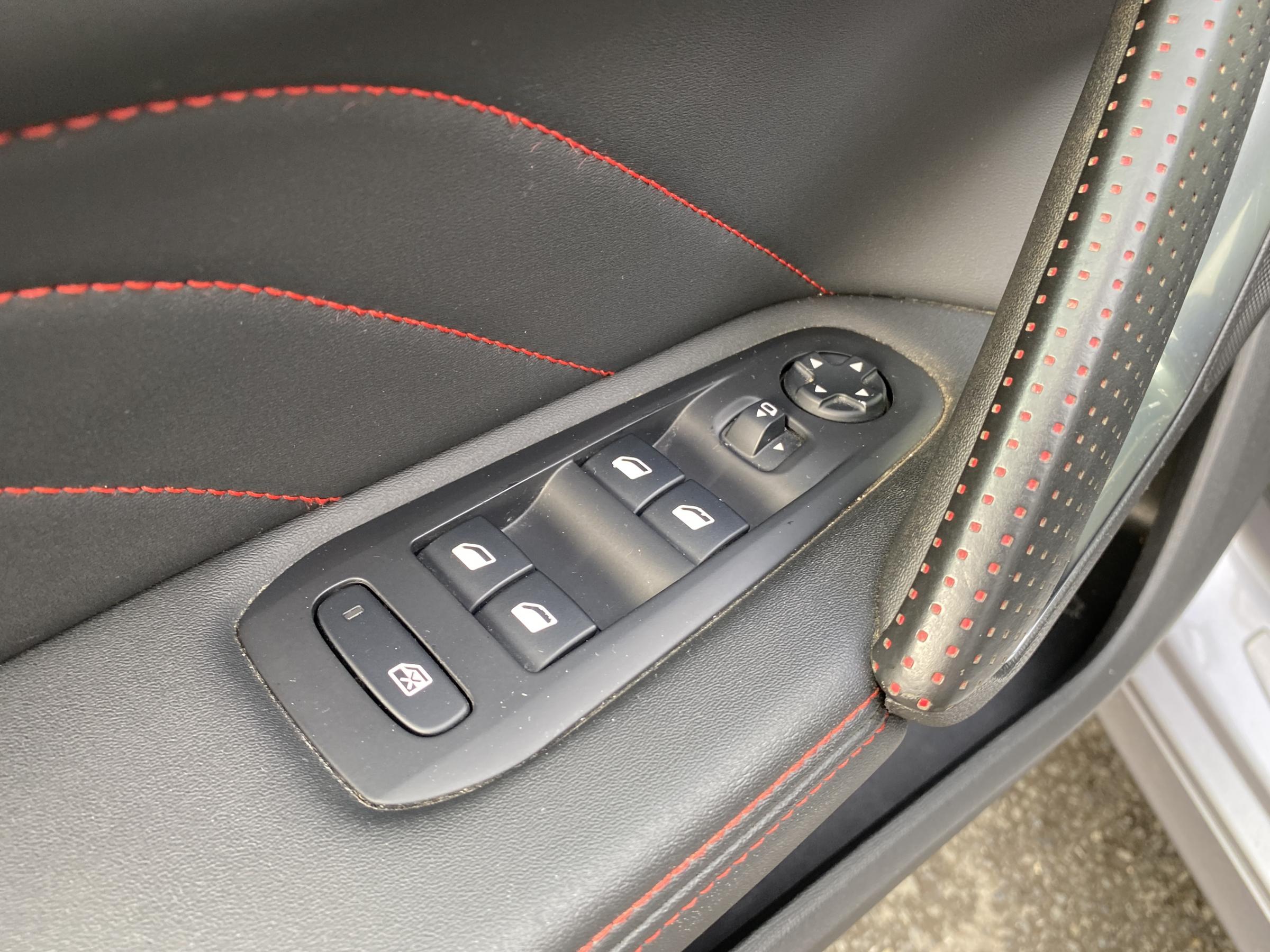 Peugeot 308, 2018 - pohled č. 13