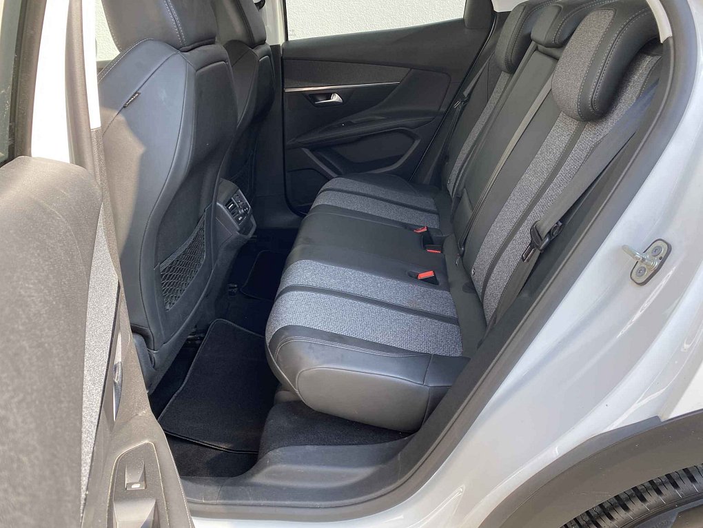Peugeot 3008 1.2 PT Allure