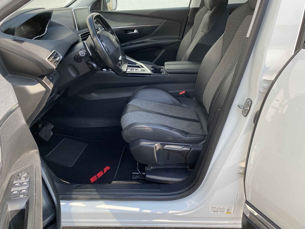 Peugeot 3008 1.2 PT Allure