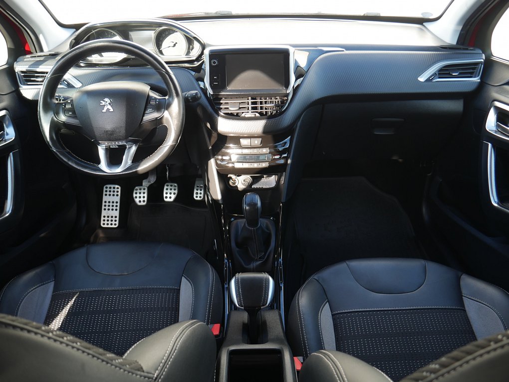 Peugeot 2008 1.2 PT 