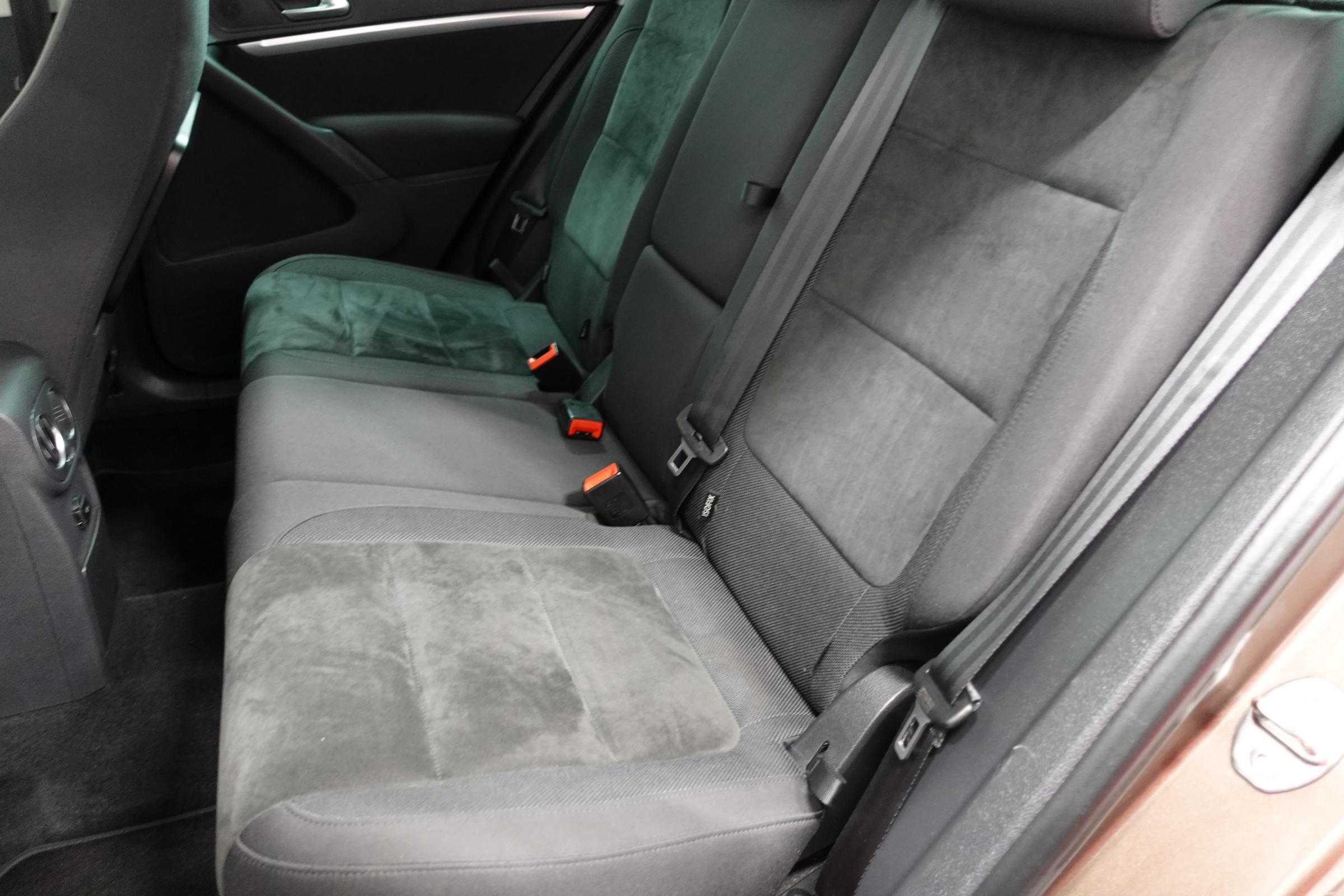 Volkswagen Tiguan, 2012 - pohled č. 10