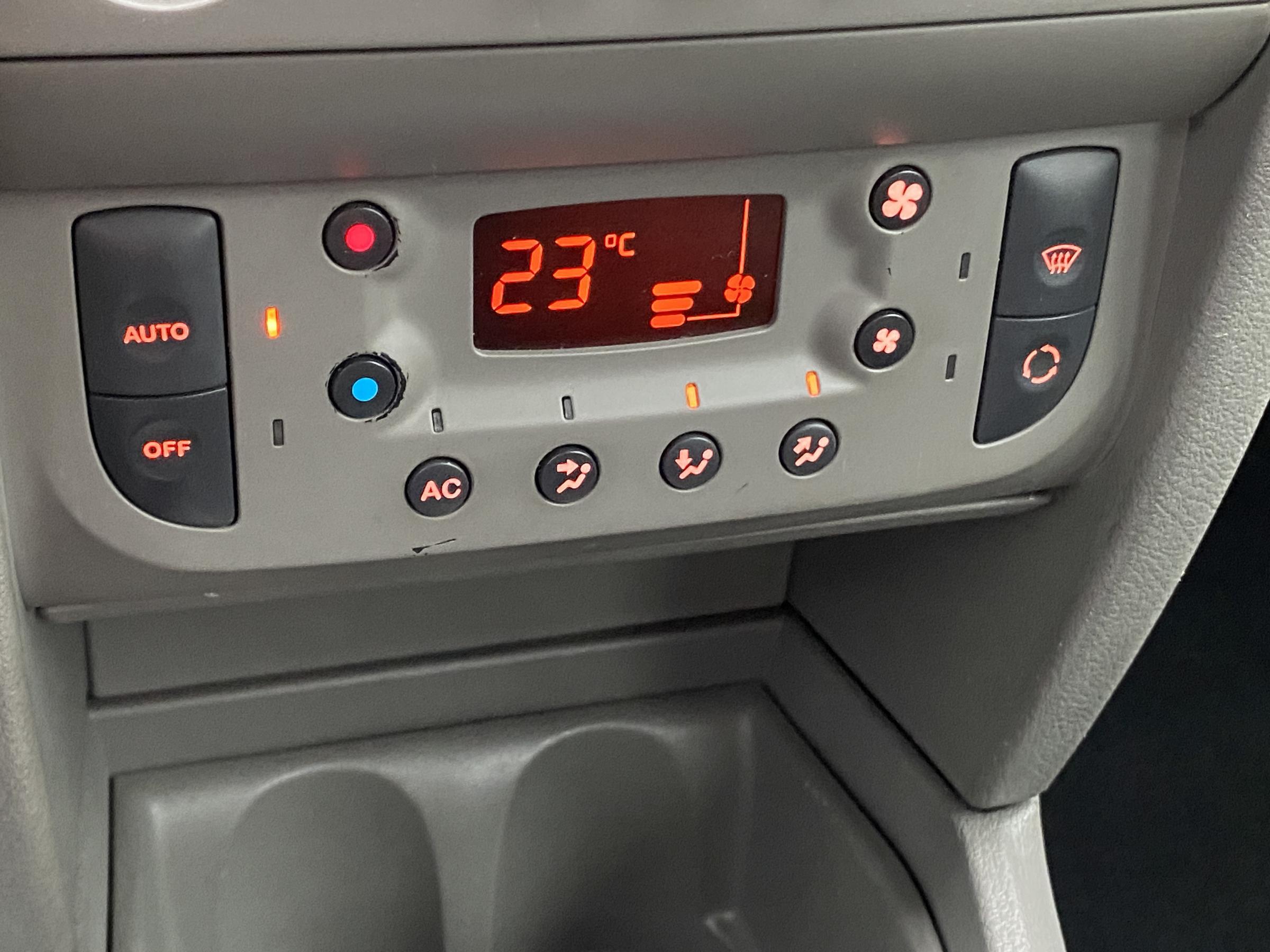 Renault Thalia, 2009 - pohled č. 14