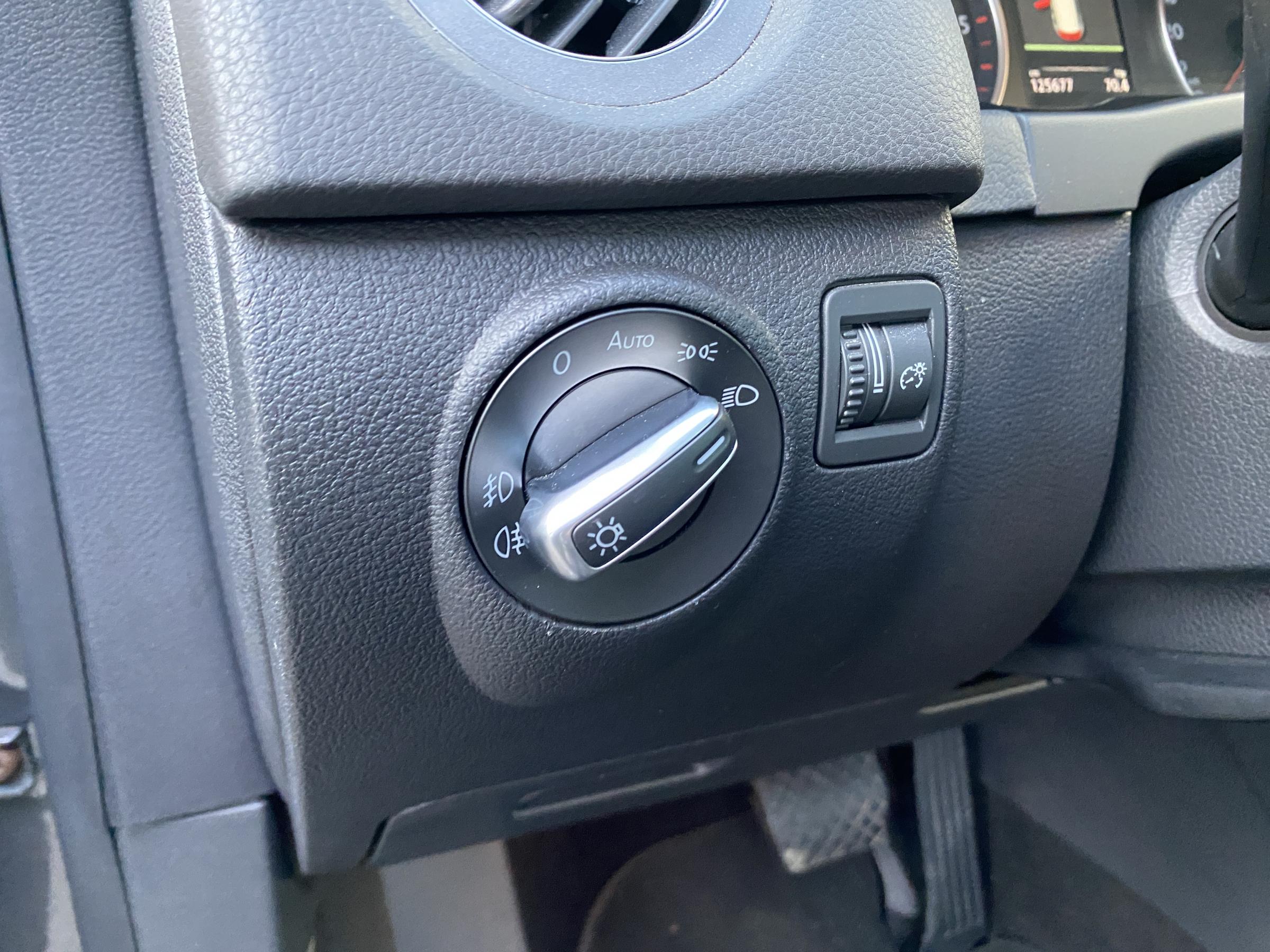 Volkswagen Tiguan, 2014 - pohled č. 15