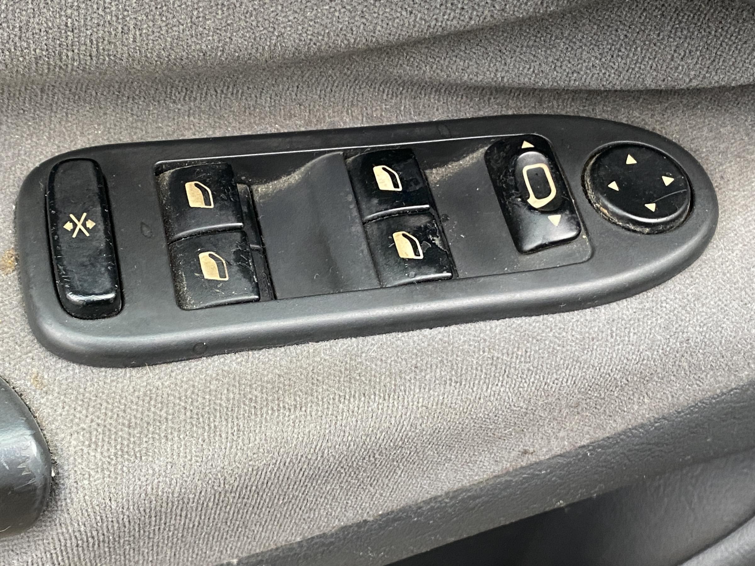 Citroën C5, 2004 - pohled č. 11