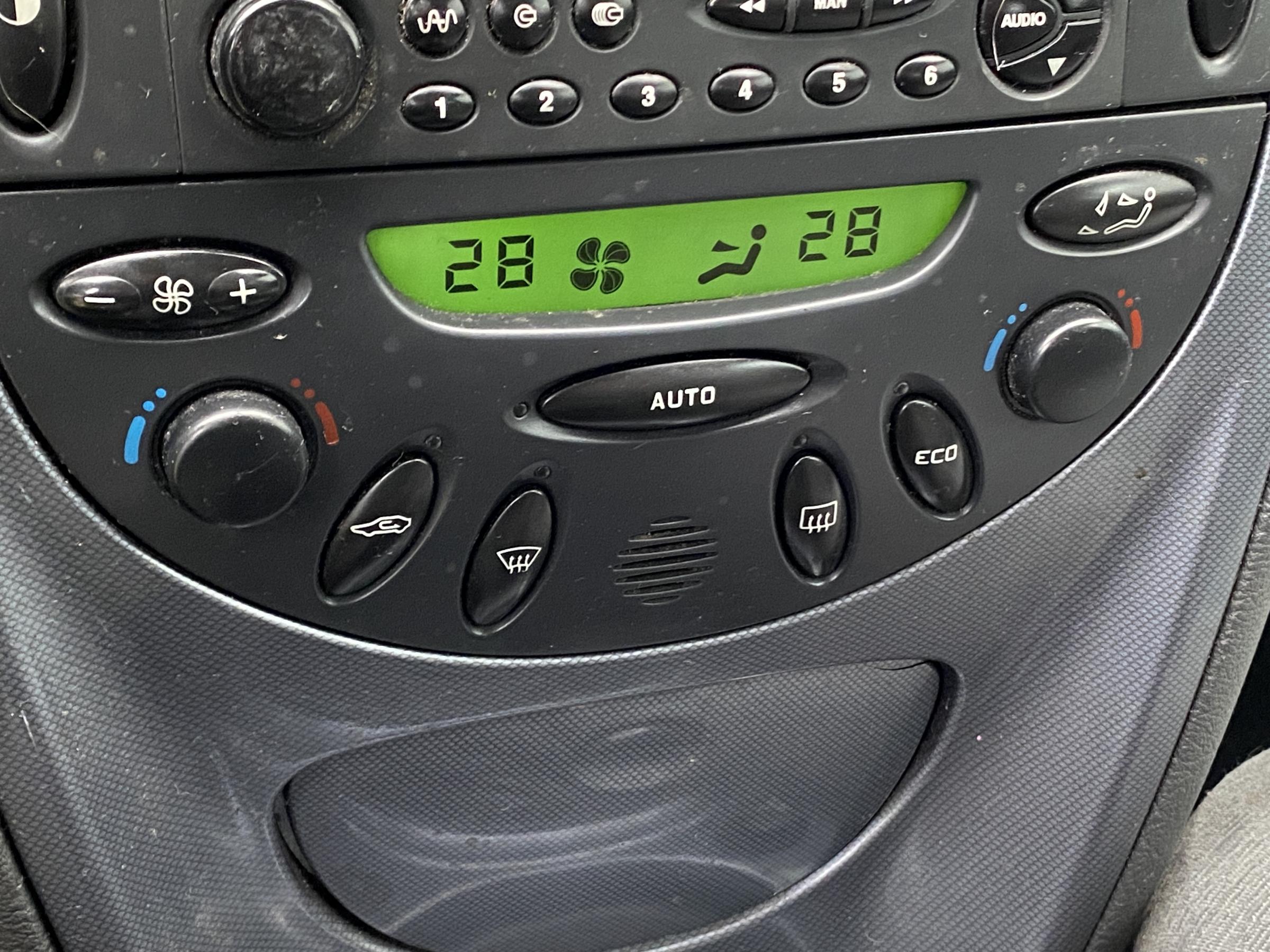 Citroën C5, 2004 - pohled č. 14