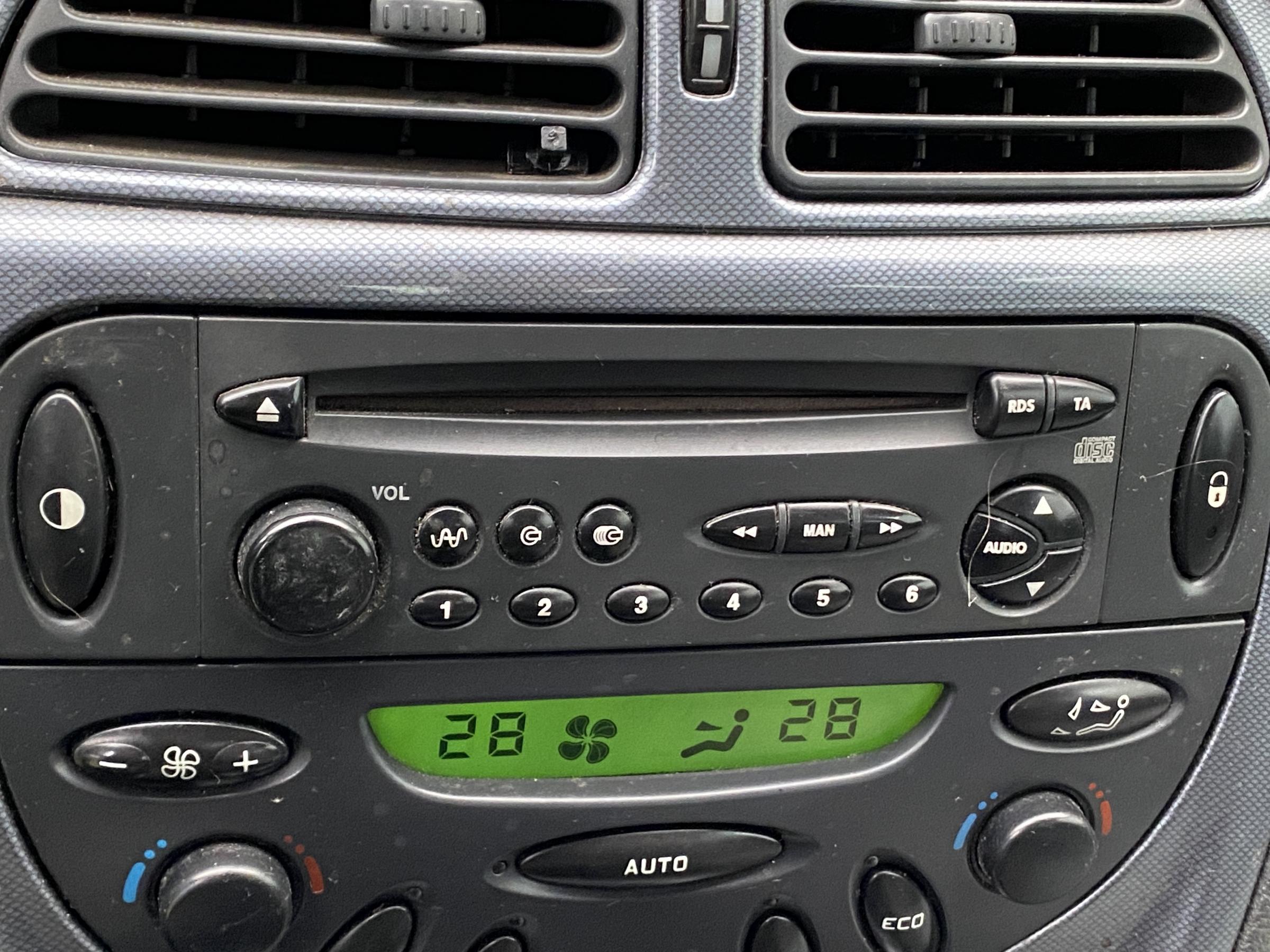 Citroën C5, 2004 - pohled č. 15