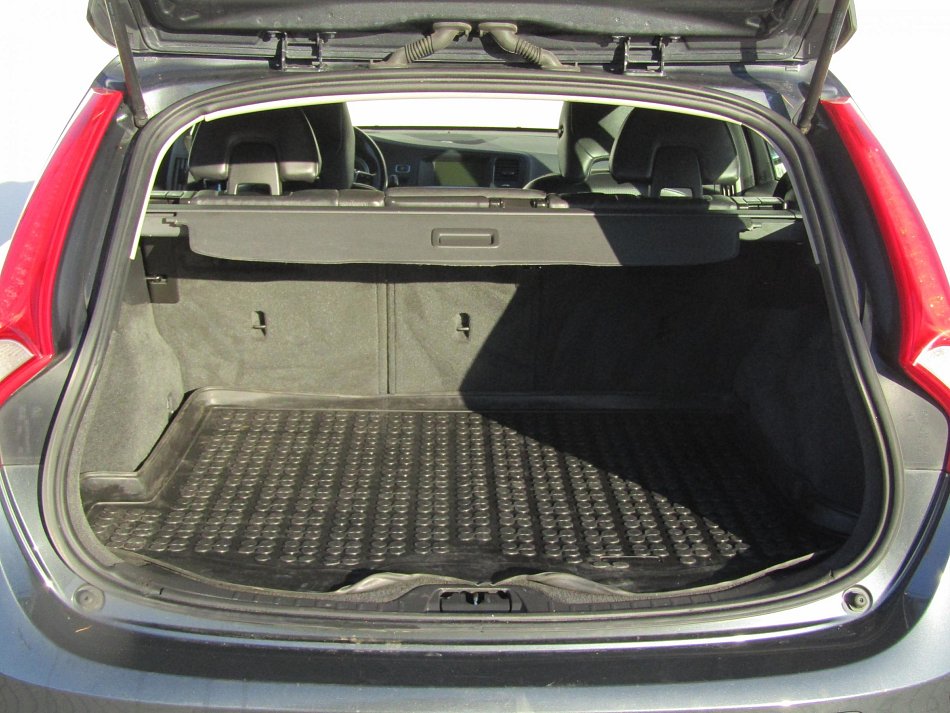 Volvo V60 2.0 D Summum