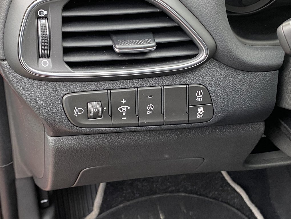 Hyundai I30 1.5 DPi Smart