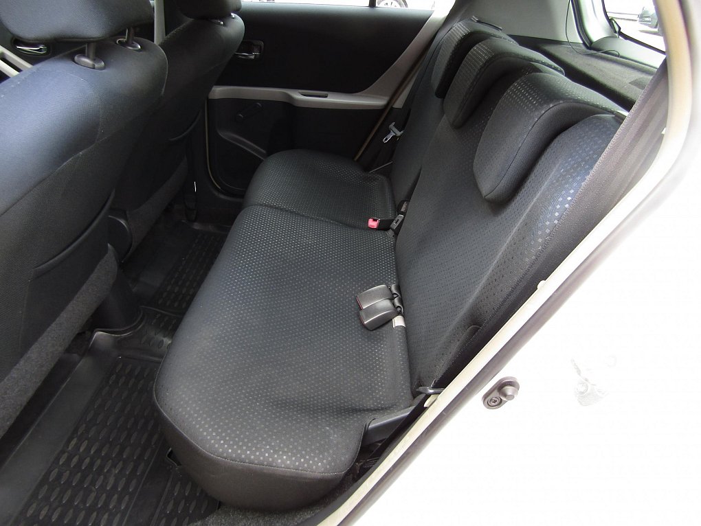 Toyota Yaris 1.33 VVT-i 