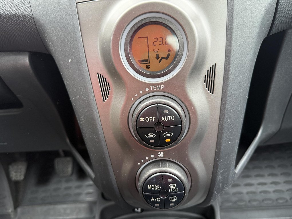 Toyota Yaris 1.33 VVT-i 