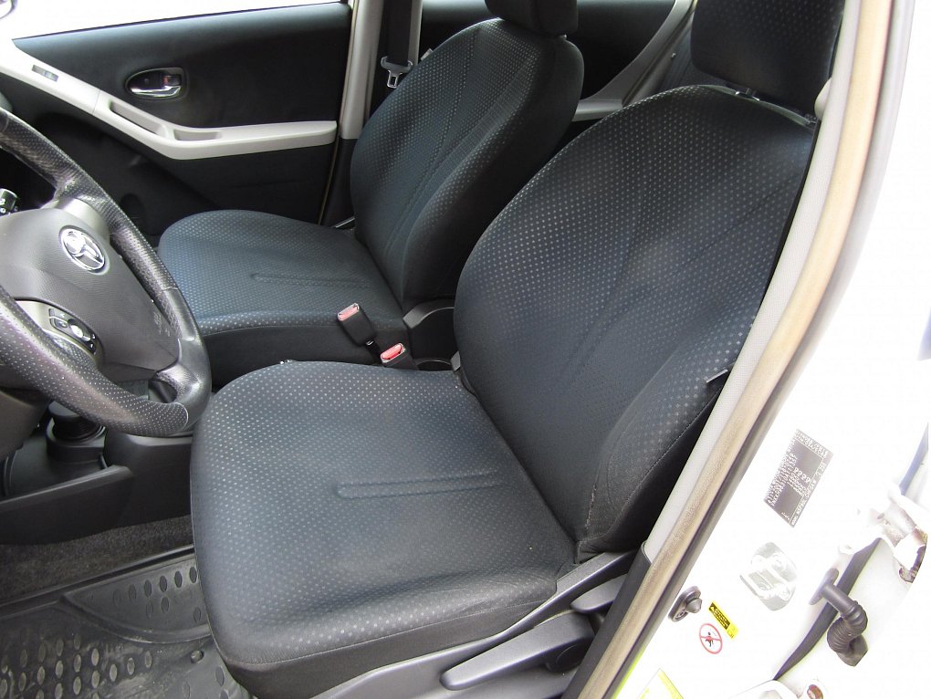 Toyota Yaris 1.33 VVT-i 