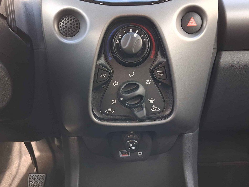 Toyota Aygo 1.0VVT-i X-play