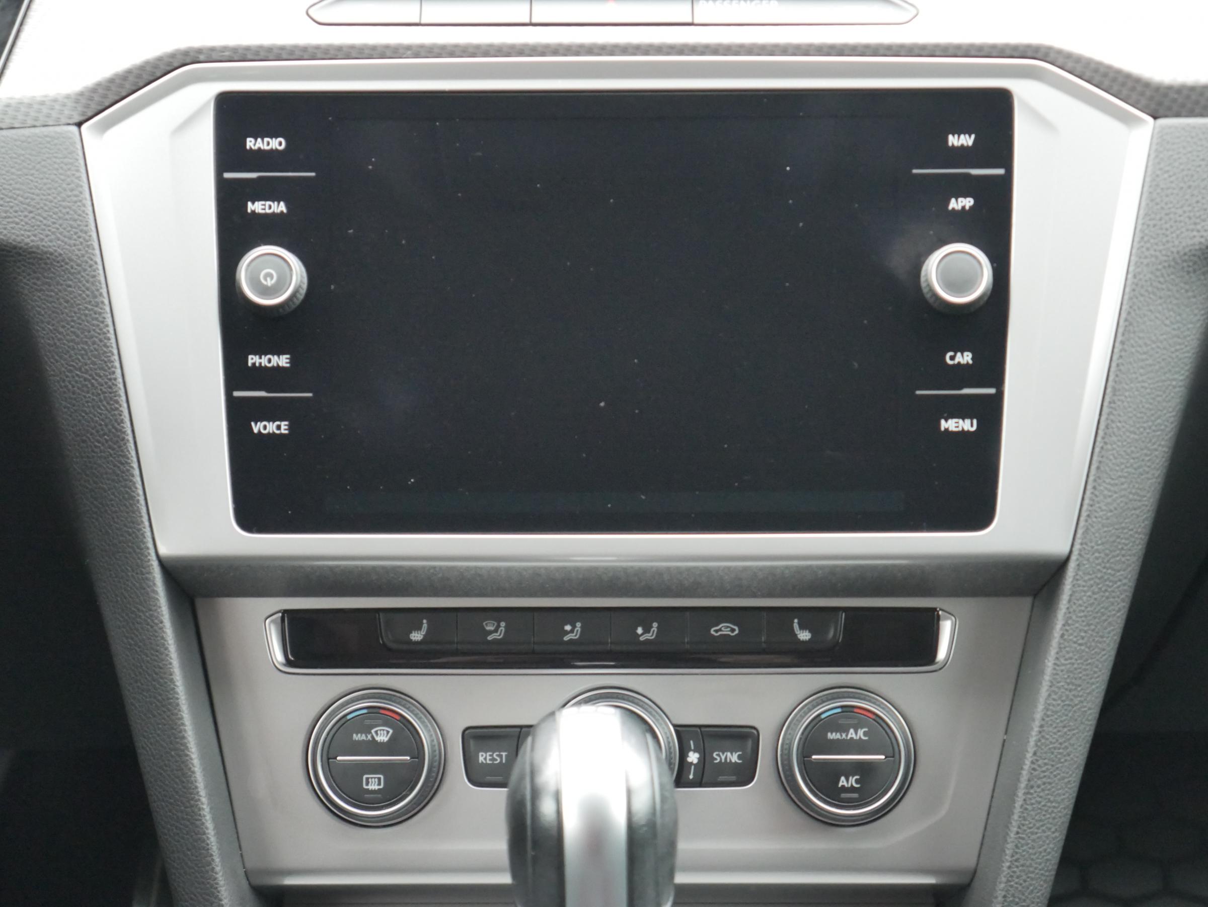 Volkswagen Passat, 2018 - pohled č. 11