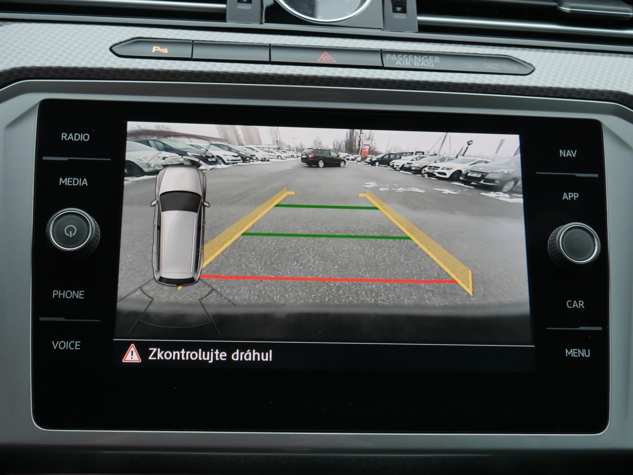 Volkswagen Passat, 2018 - pohled č. 17