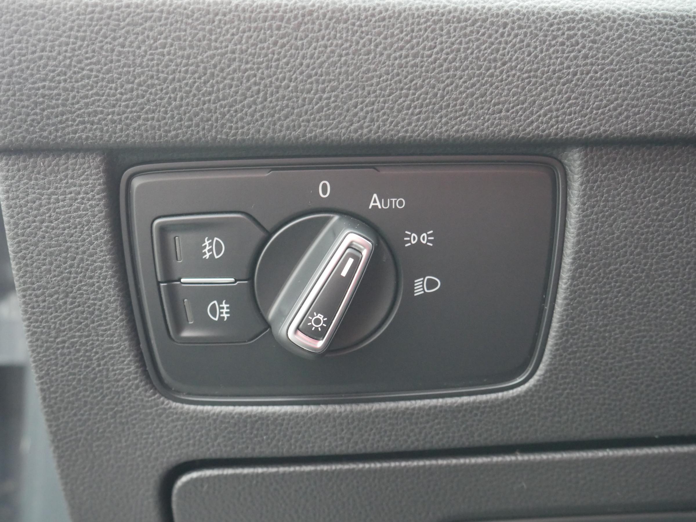 Volkswagen Passat, 2018 - pohled č. 20